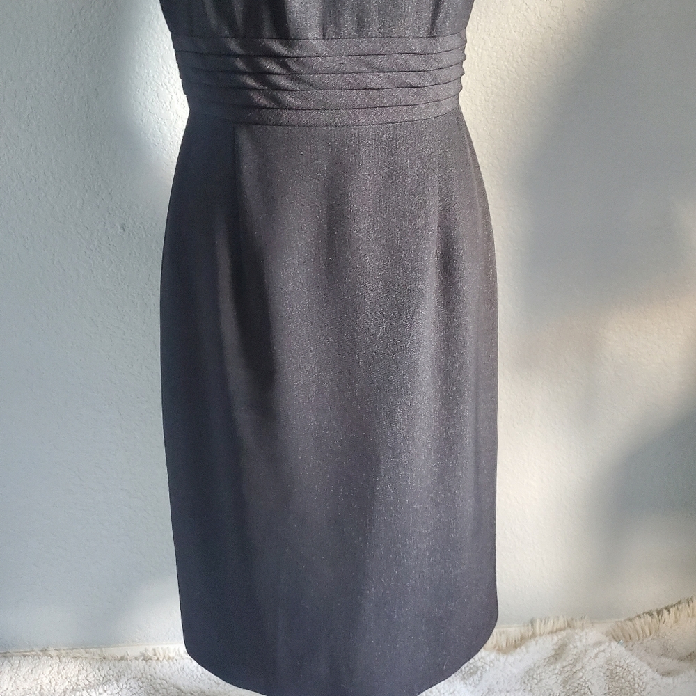 Tahari ASL Sleeveless Sheath Dress Pleated Round Neck Black Women's Size 4 - Picture 5 of 9